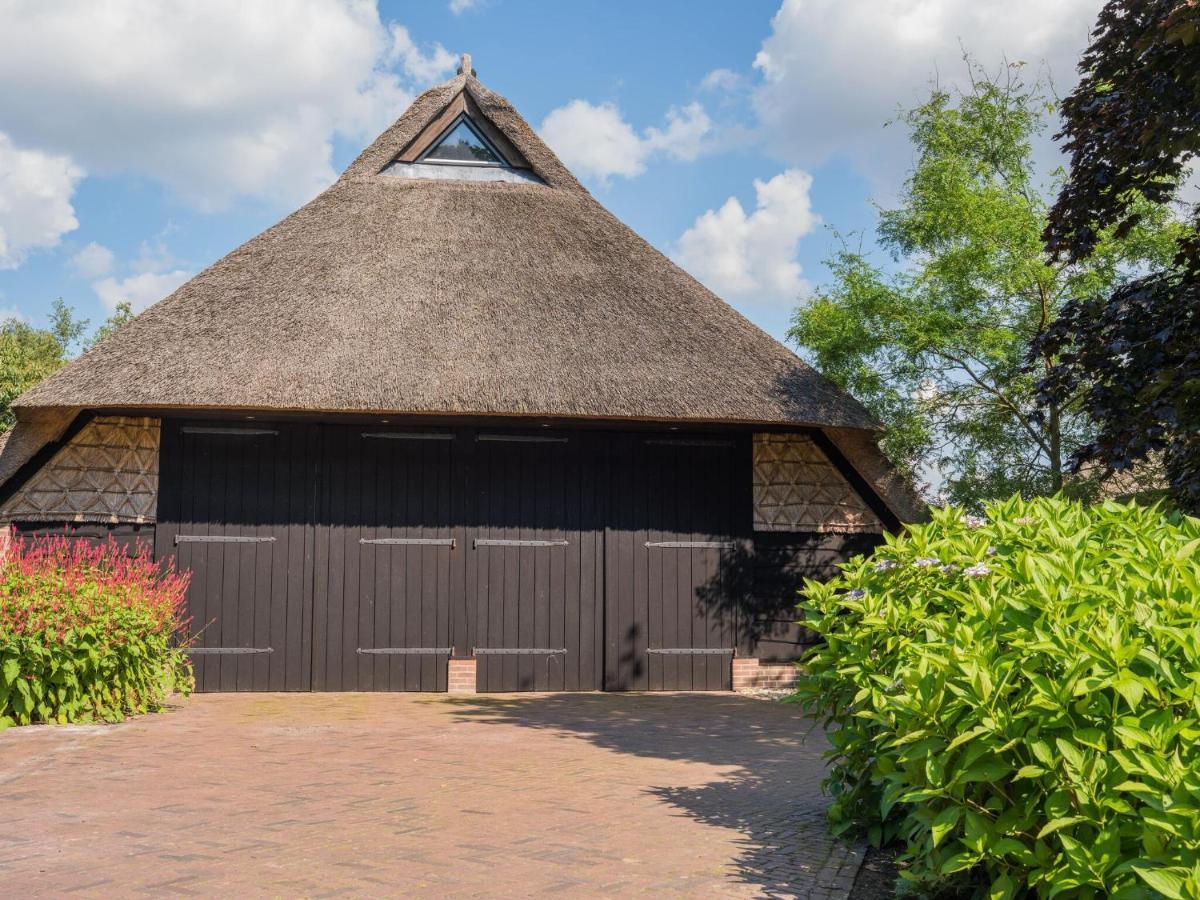 Grandeur Farmhouse In Dwingeloo At A National Park Villa Exterior foto